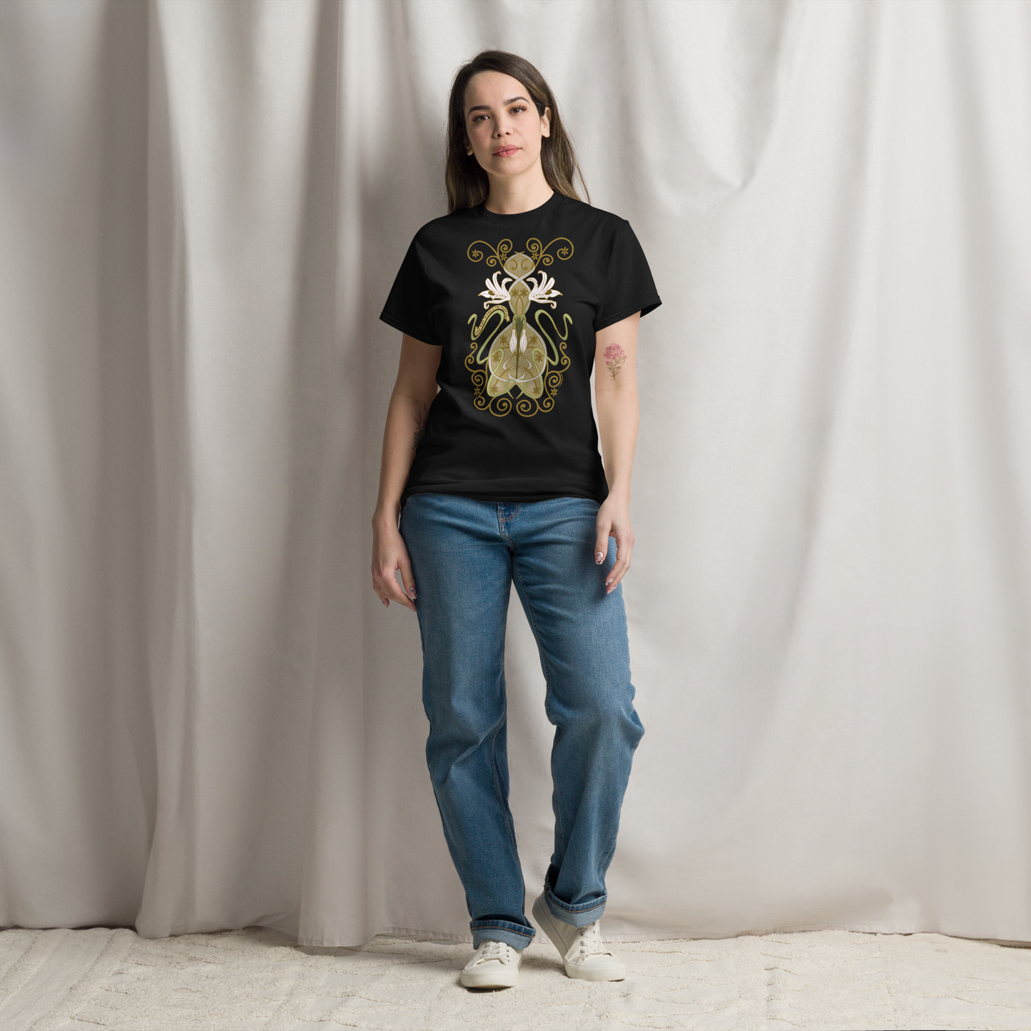 Nouveau Crinum Classic Tee Perfect for Art Nouveau Enthusiasts